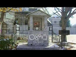 Ora News- Dhunohen dy kisha në Korçë