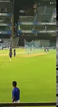 Arjun Tendulkar bowls to Rohit Sharma in Wankhede - ipl 2018 - Mumbai Indians