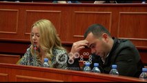 Ora News - PD: Tirana pa buxhet, në karriget e këshilltarëve ishin ulur punonjës të bashkisë