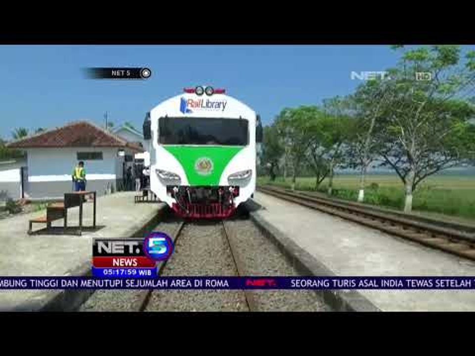 Puluhan Anak anak Sangat Antusias Membaca Buku Di Dalam Gerbong Kereta Api -NET5