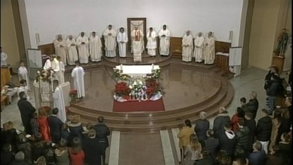 Report TV - Besimtarët katolikë kremtojnë Krishtlindjet