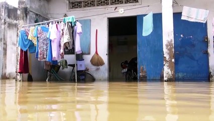 Cuộc sống trong cảnh ngập nước của những người bám trụ ở Thủ Thiêm