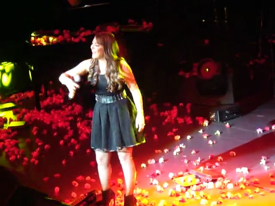 Μελίνα Ασλανίδου - Τα Μαυρα Μάτια σου - Live 2015 HD