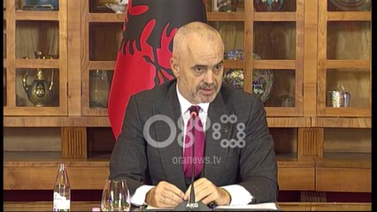 Ora News -  Rama krahason Monika Kryemadhin me Eleonoren e Selites