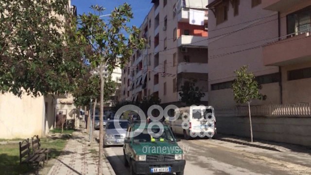 Ora News- Vlorë, digjet makina e Drejtorit të Shërbimit të Provës, Taulant Korkaj