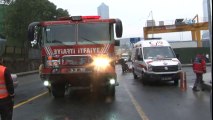 Kağıthane'de Servis Aracı Otomobile Çarptı 11 Yaralı