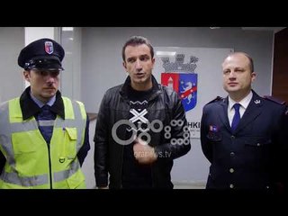 Ora News - Veliaj u jep çekun e bebes dy fëmijëve të parë të 2018-ës