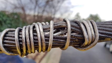 Me “plumba” kundër dritave, qëllohen linjat - Top Channel Albania - News - Lajme