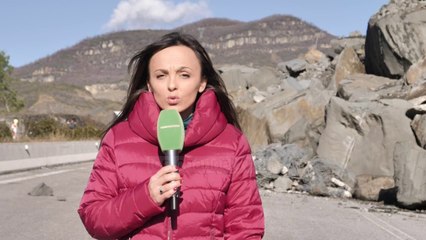 Download Video: Të tjera rrëshqitje dherash në aksin Elbasan-Tiranë - Top Channel Albania - News - Lajme