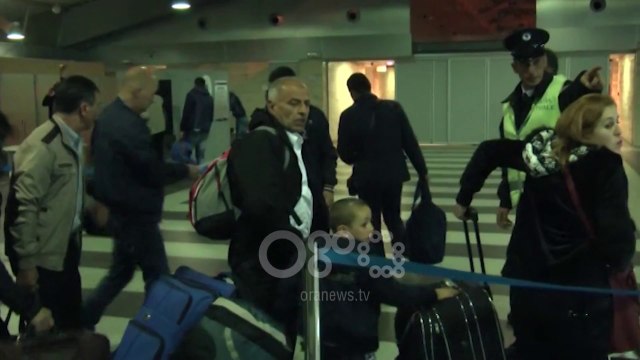 Ora News - Emigrantët largohen pas festave, fluks në Portin e Durrësit