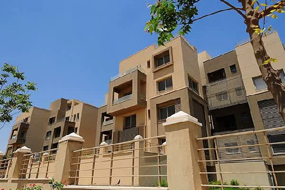 شقة للبيع في فيلدج جيت بالم هيلز عيش الحياه مع بالم هيلز 146 متر