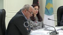 Ora News - KQZ u heq mandatin deputetëve Aqif Rakipi e Gledion Rehovica