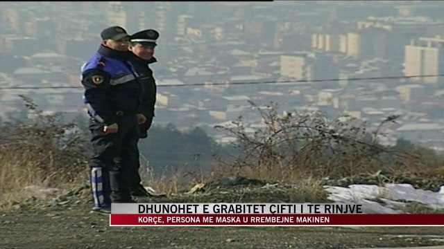 Korçë dhunojnë dhe grabisin makinën të rinjve - News, Lajme - Vizion Plus