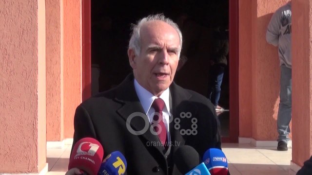 Ora News - Pas klerikut, Ambasadori serb e thotë shqip: Kosova është dhe do të jetë Serbi!