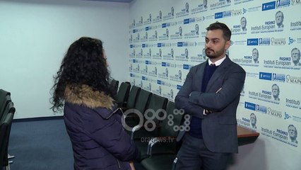 Ora News - Tërhiqen depozitat, konsumatorët u drejtohen kursimeve për shpenzimet