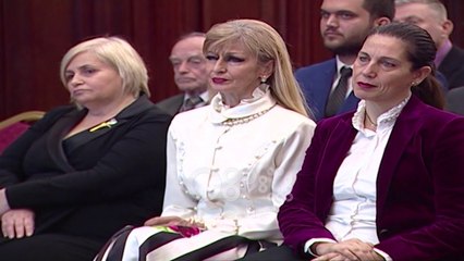 Ora News - Presidenti Meta vlerëson me "Nderi i Kombit" dy mjeshtrit e valles popullore