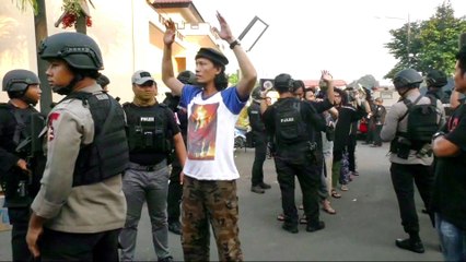 Prison riot in Indonesia leaves police officers dead