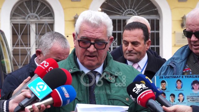 Ora News - Sot 14 vjet nga tragjedia, familjarët e viktimave: Krim shtetëror!