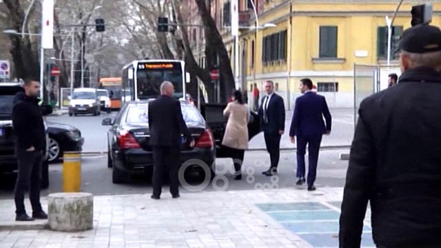 Ora News - Arta Marku takon Xhafajn në Ministrinë e Brendshme