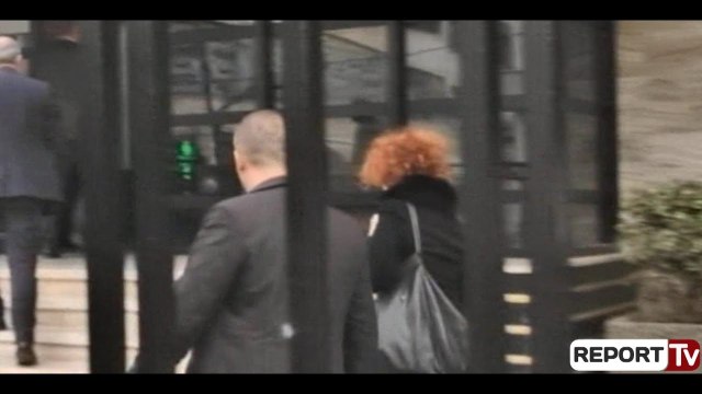 Report TV - Mbërrin në Prokurorinë e Përgjithshme Romana Vlahutin, takon Markun