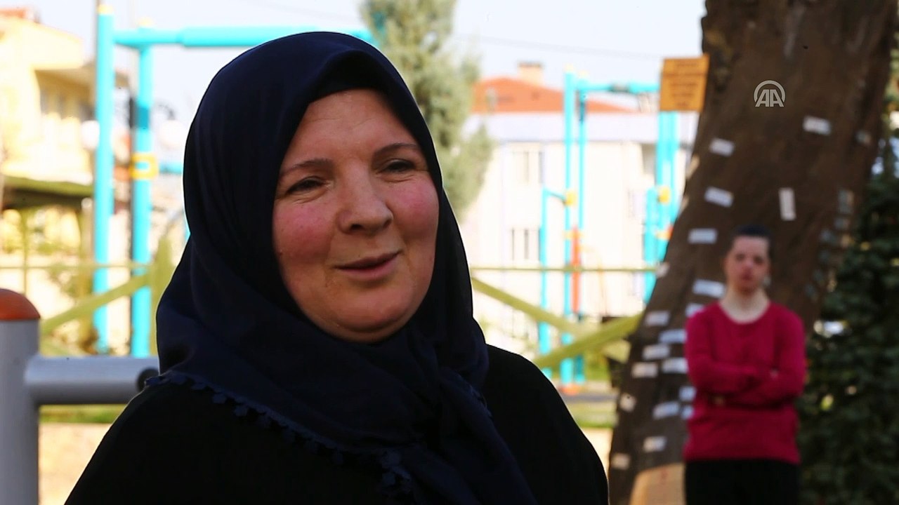 EVLADA ADANAN ÖMÜRLER - Üç yıldır engelli kızına hem annelik hem babalık yapıyor - KIRKLARELİ