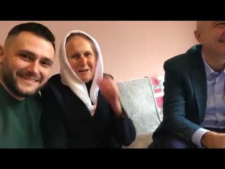 Ora News - Ija e Bes Kallakut i kërkon Presidentit të bëhet Zonjë e Parë