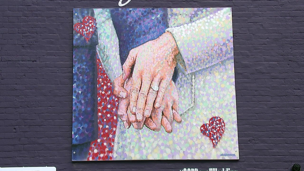 Street artist creates Royal Wedding mural