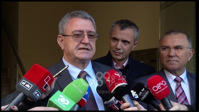 Ora News - Gara për kreun e FSHF, Duka i gatshëm të diskutoj me Finon për futbollin