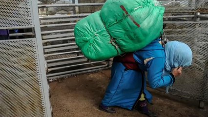 Ceuta: Frauen schuften an der Grenze als Lastesel