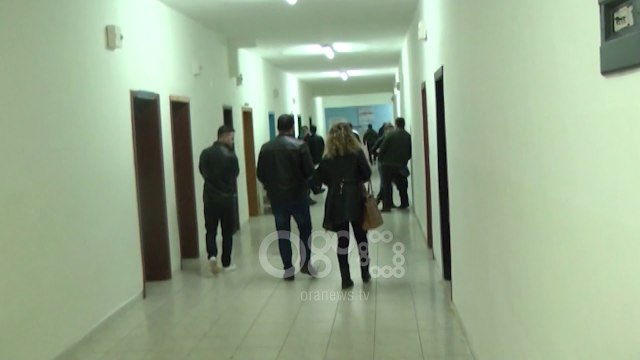 Ora News - Spitali i Kukësit pa mjekë, brenda janarit do të shkojnë mjekë specialistë nga Tirana