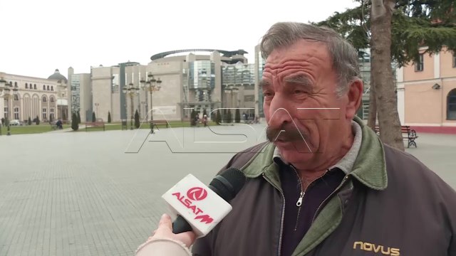 Граѓаните со различни ставови околу решавање на спорот за името