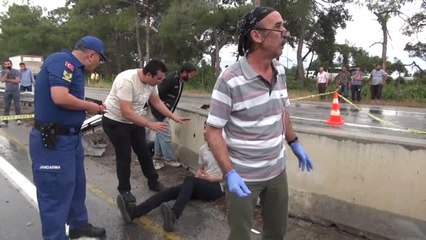 Kemer'de Minibüsle Midibüs Çarpıştı: 3 Ölü, 12 Yaralı (2)