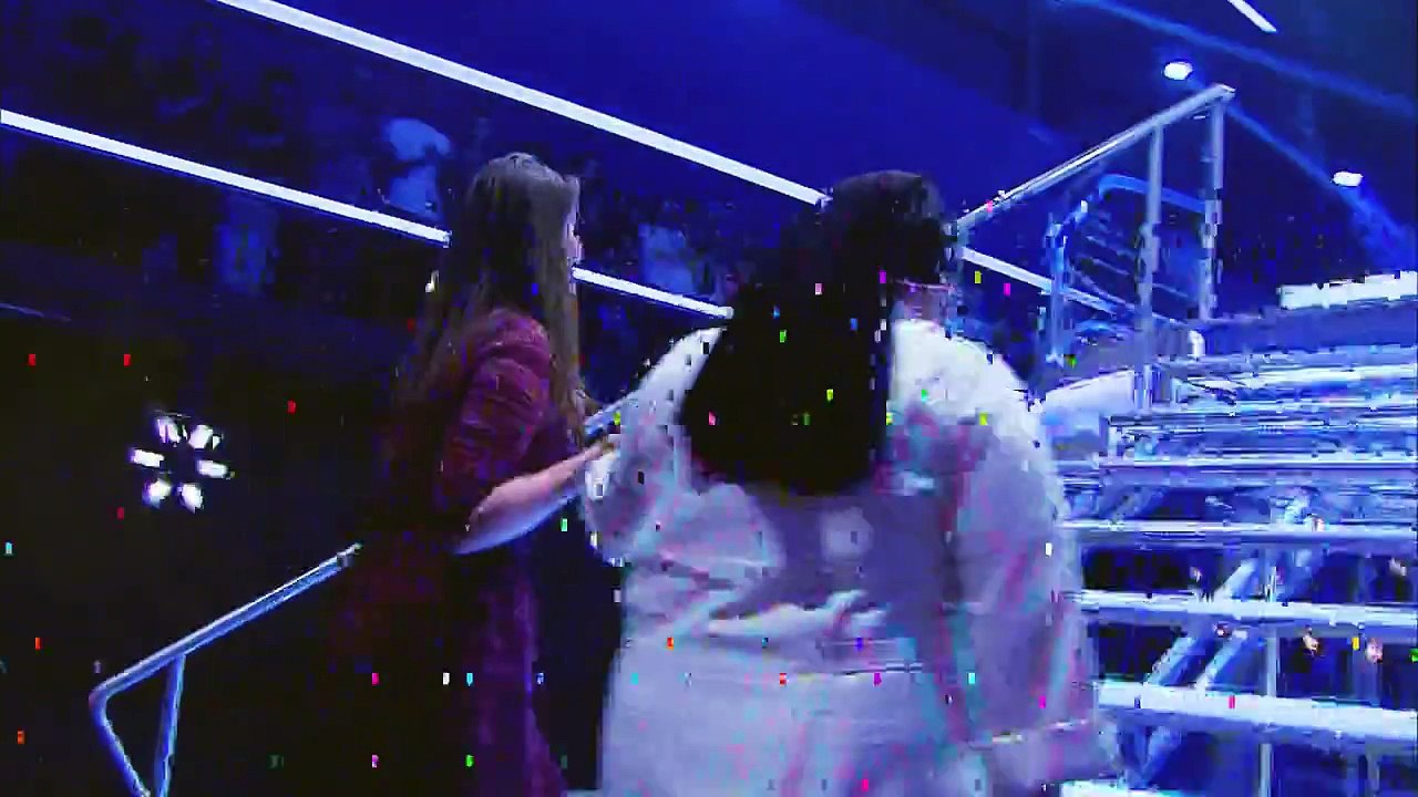 100 Milionë Live në Top Channel, ora 17:45. Luaj edhe ti në 100 Milionë duke dërguar përgjigjen e sakte në nr 56666! Kujdes sigurohuni që të keni kredit prej 50