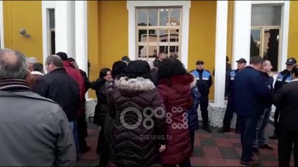 Ora News -  Naftëtarët sërish në protestë, nesër nisen drejt Tiranës