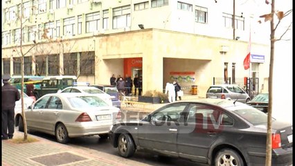 Report TV - Grabitet me armë filiali i Postës tek Hipoteka e Tiranës