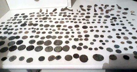 Odunlukta Tadilat Yaparken Bulduğu Keseden, 308 Parça Tarihi Eser Çıktı