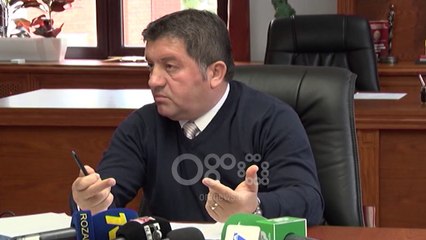 Ora News -  Lezhë, sheshi “Gjegj Kastrioti” mbyllet për makinat, kthehet në parkim me pagesë