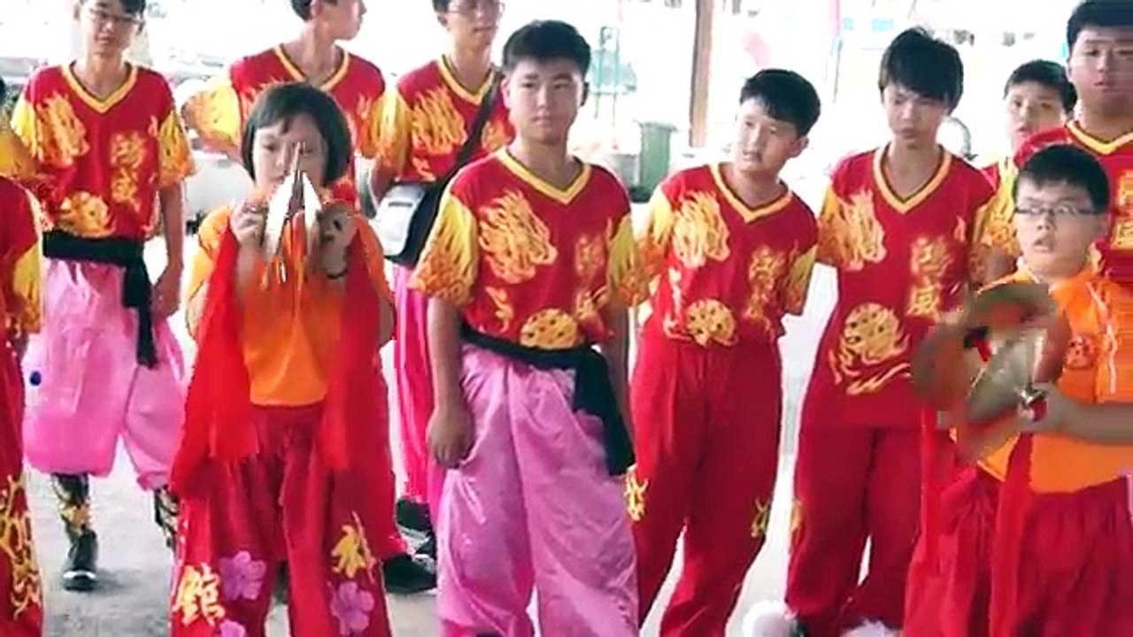 LION DANCE DRUMMING - Youngest Drummer Gong and Cymbals formed by Children