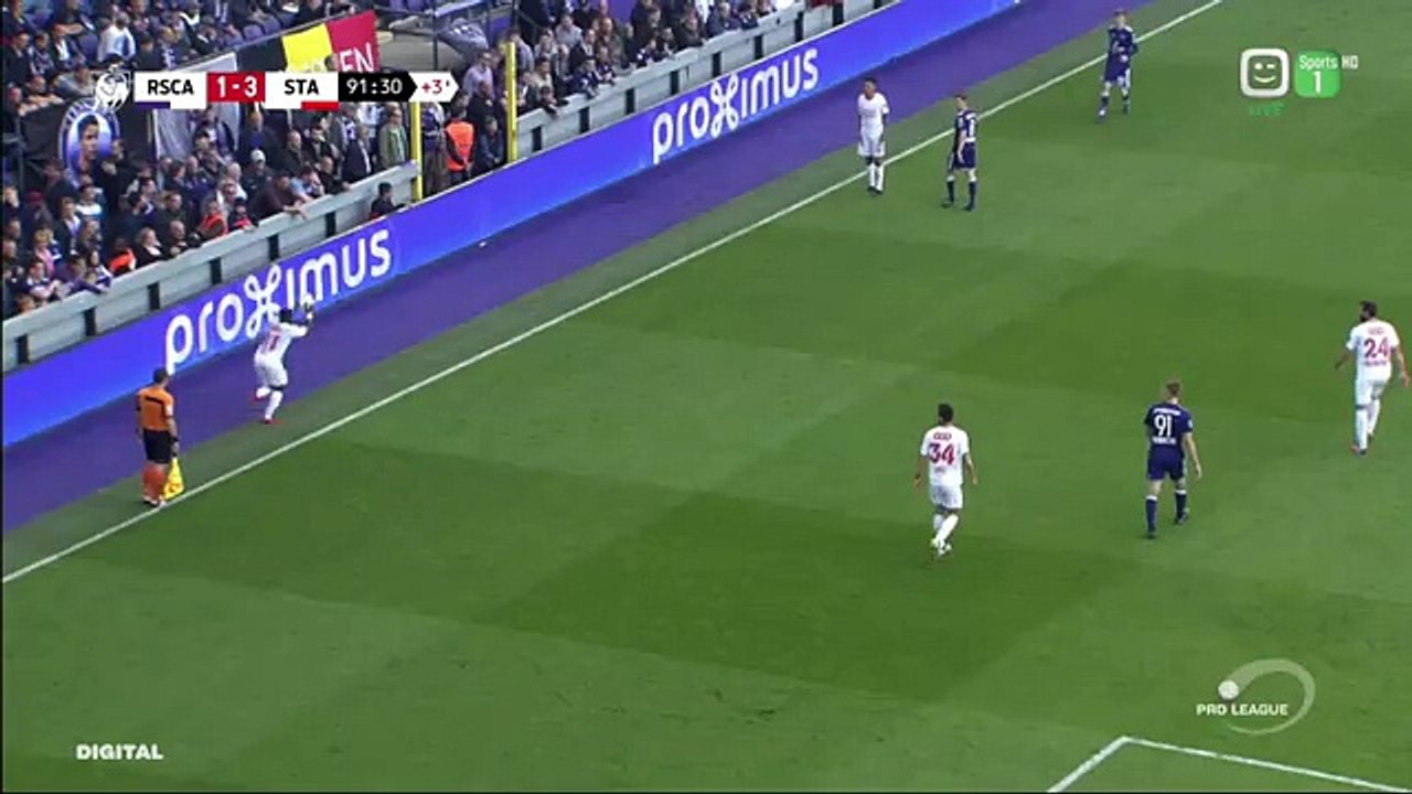 VÍDEO: Jogador de Sá Pinto faz lançamento de forma acrobática