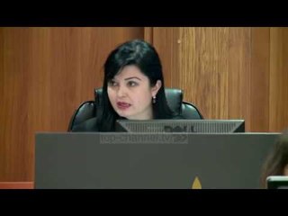 Iliaz Labi thyen arrestin  - Top Channel Albania - News - Lajme