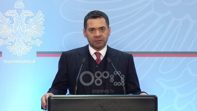 Ora News - IRTC drejt largimit, Qeveria fton investitorët në dy rafineritë në Fier dhe Ballsh