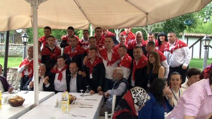 30 engelli öğrenci için 'asker kınası' yakıldı