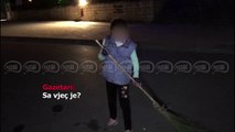 BOOM - Në Sarandë, vajza 10 vjeçe pastron rrugët e qytetit në mes të natës