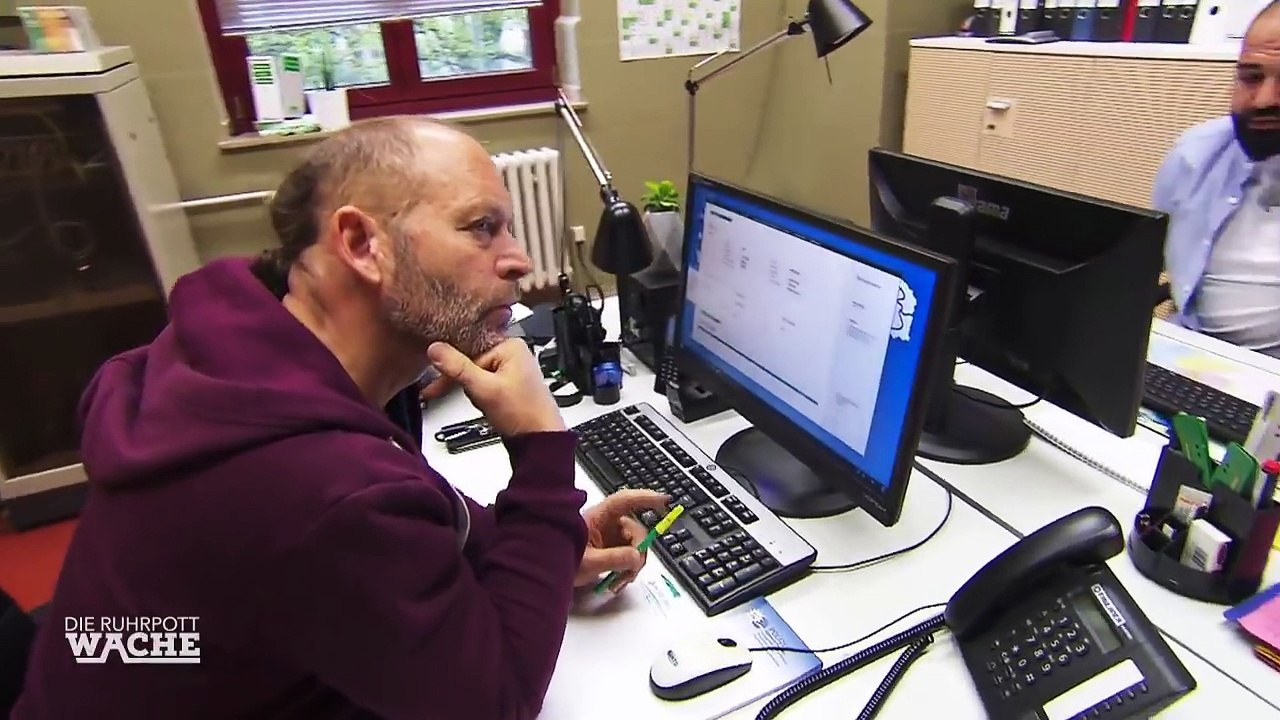 'Fette Kuh' im Schaufenster: Ein krasser Fall von Mobbing? | Die Ruhrpottwache | SAT.1 TV