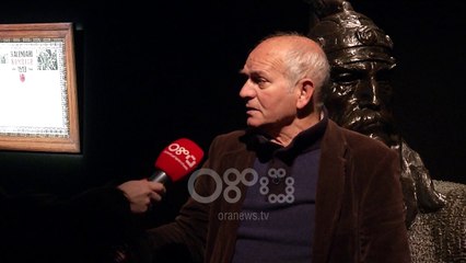 Ora News - Ekspozita për Skënderbeun me vepra e antikuarë të rrallë