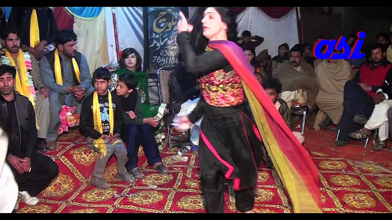 aaja nach le nach le