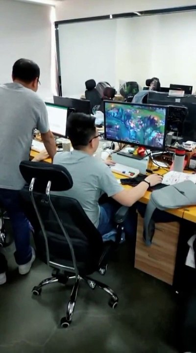 Quand ton patron surveille ton travail du coin de l'oeil