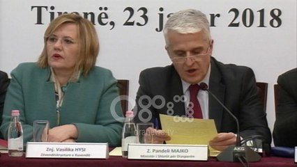 Video herunterladen: Ora News - Mazhoranca hap diskutimin për votën e emigrantëve, mungon opozita