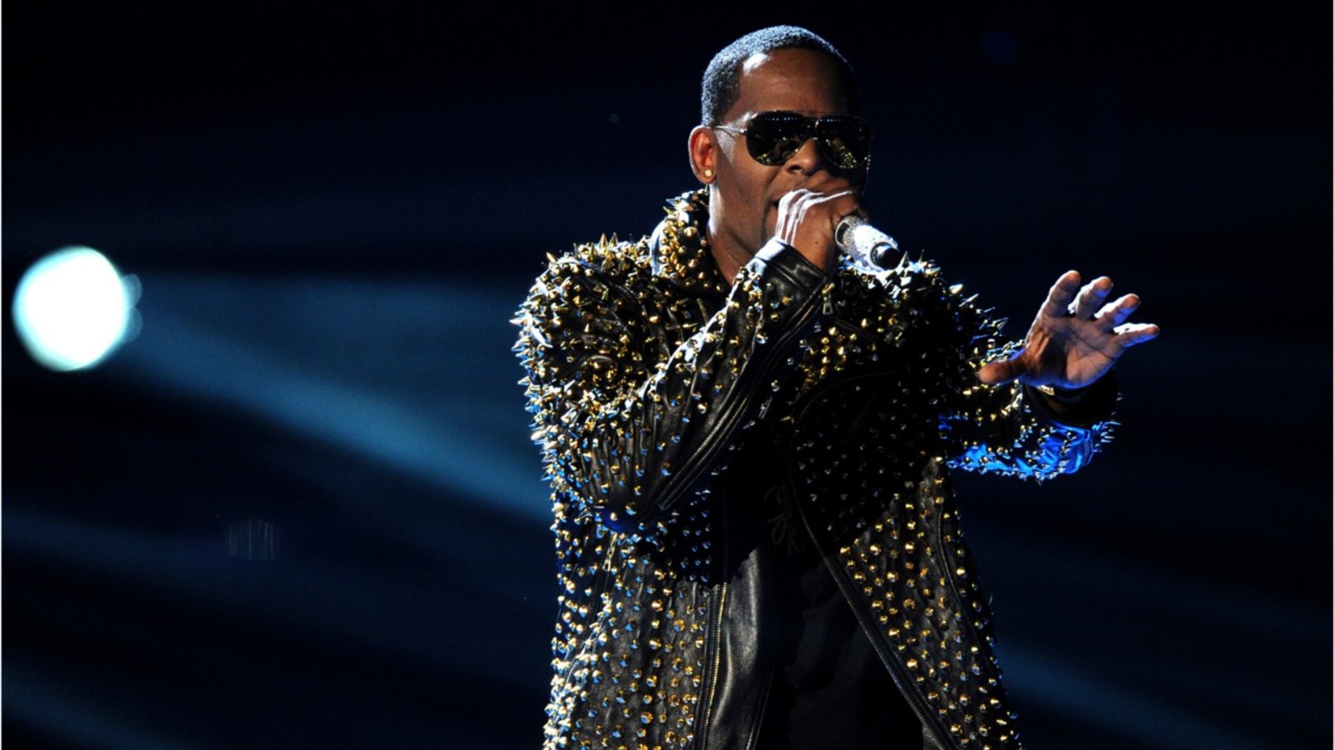 Spotify Axes R. Kelly Songs From Its Playlists