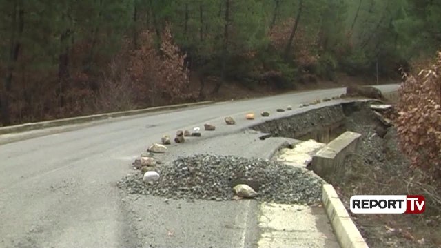 Report TV - Amortizohet sërish aksi Rrëshen-Klos, ndërhyrja e fundit para 4 vitesh
